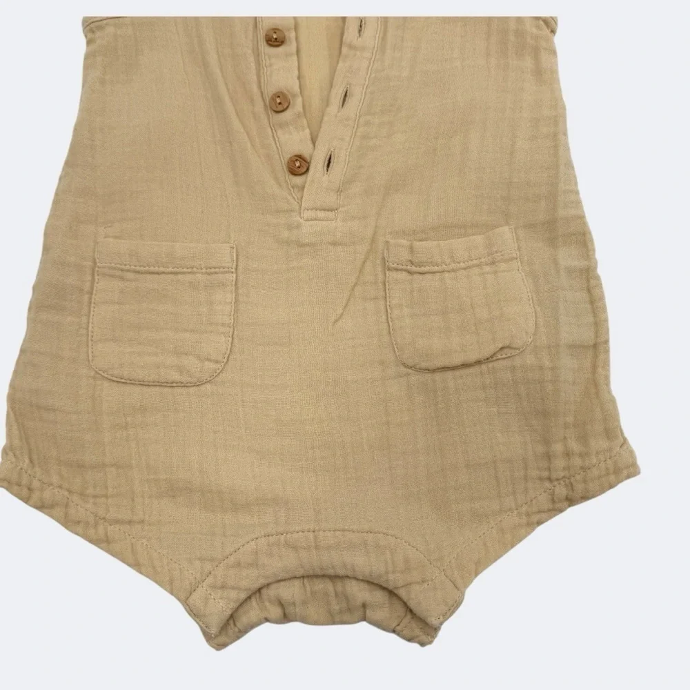 Old Navy Beige Sleeveless Henley One-Piece Baby Romper 12-18 Months Unisex